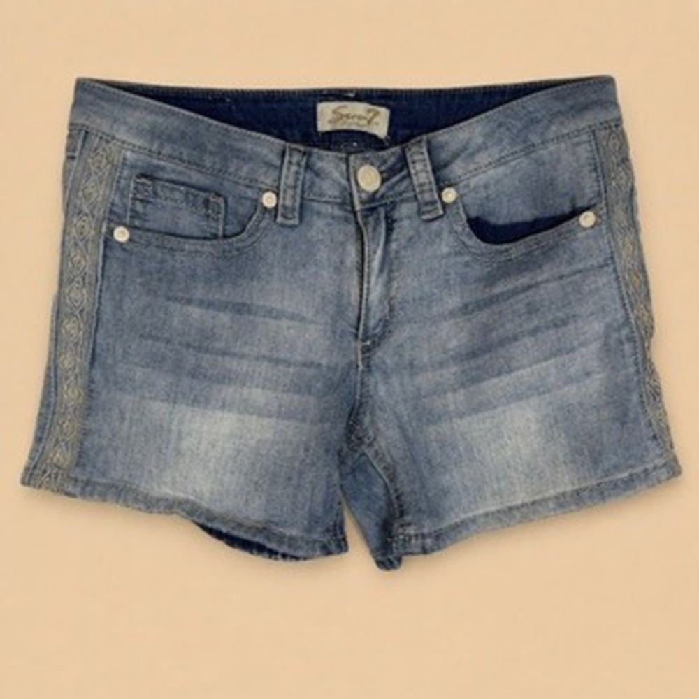 Seven7 Women's Blue Denim Shorts Embroidered Side Tape Light Wash Size 10 - Picture 2 of 11